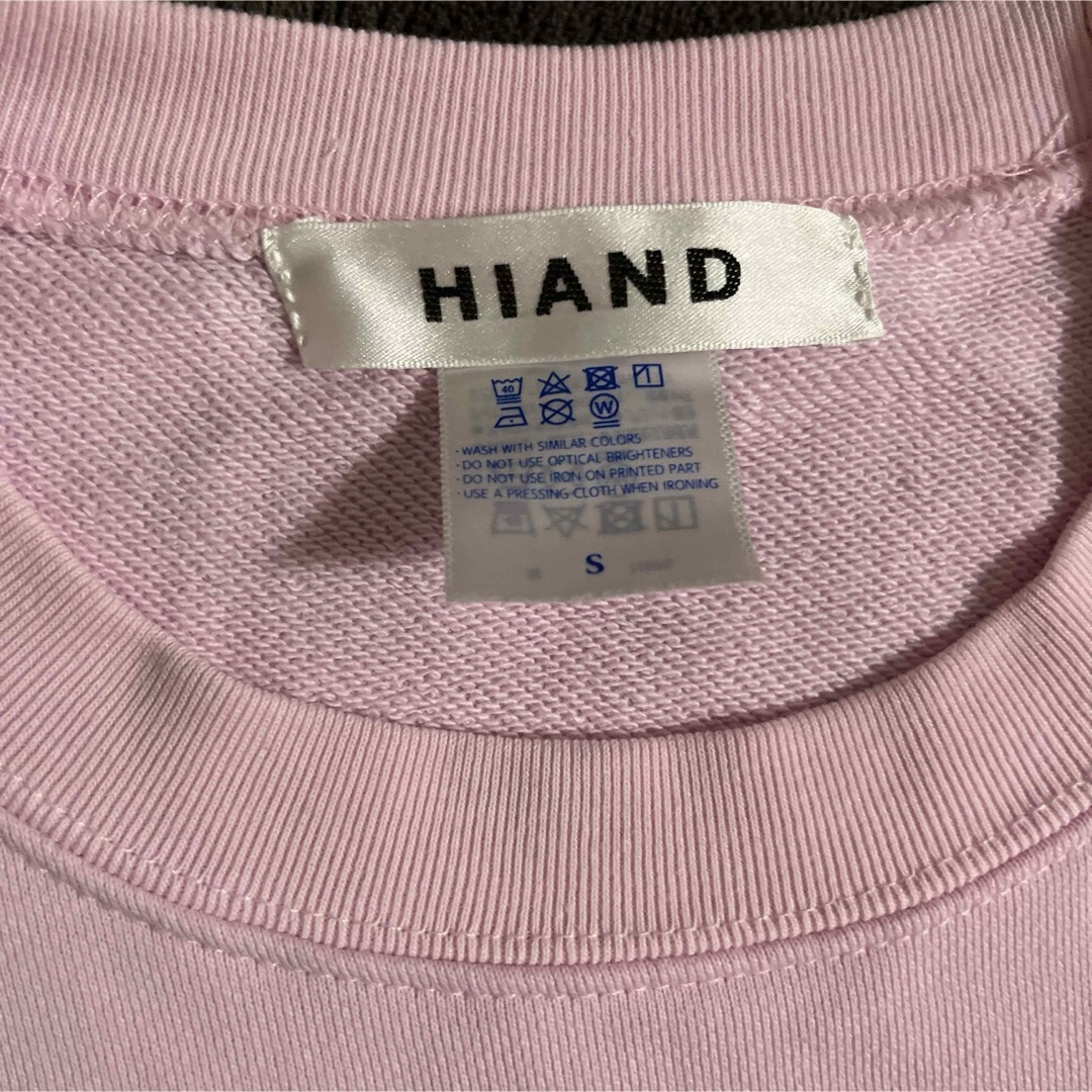 hiand 胸元刺繍クルーネックスウェット レディースのトップス(トレーナー/スウェット)の商品写真