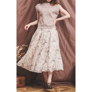 Noela - 【ほぼ未使用】Noela 楊柳刺繍スカート