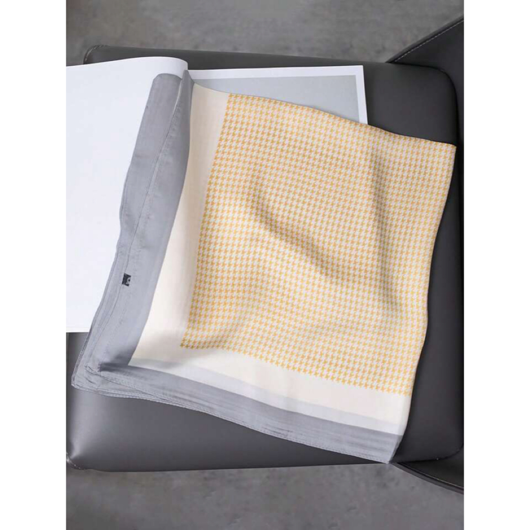 大判 スカーフ 70cm 正方形 シルクのような肌触り 千鳥格子 イエロー レディースのファッション小物(バンダナ/スカーフ)の商品写真