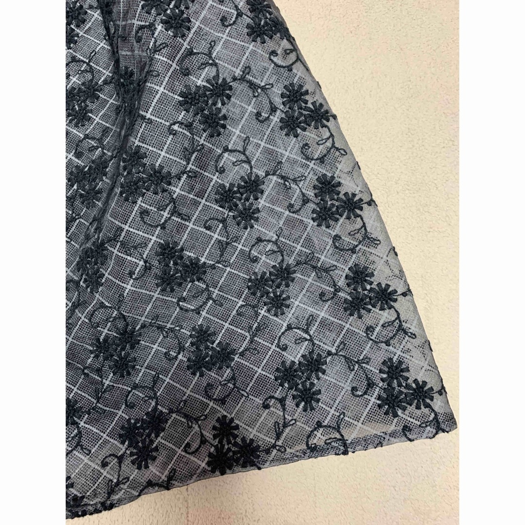 M'S GRACY(エムズグレイシー)の新品☆ エムズグレイシー のオーガンジー刺繍入りスカート レディースのスカート(ひざ丈スカート)の商品写真