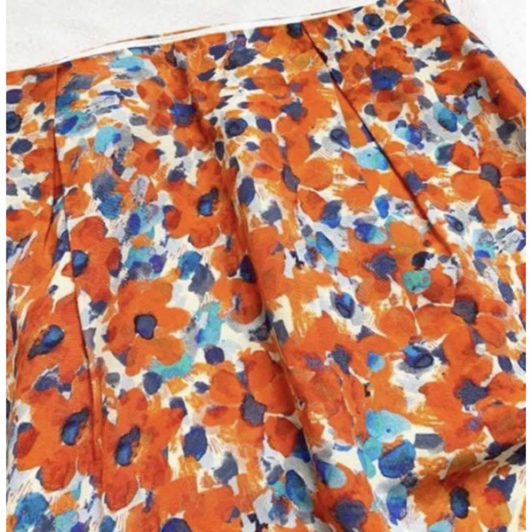 TOMORROWLAND(トゥモローランド)のトゥモローランド シルクスカート ボールジィ フラワープリントスカート　２枚 レディースのスカート(ひざ丈スカート)の商品写真