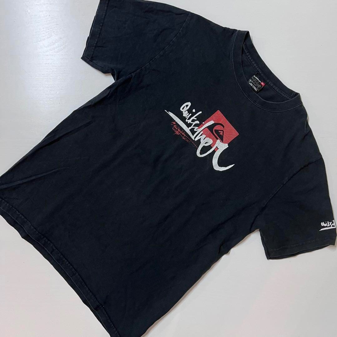 QUIKSILVER(クイックシルバー)のUS 古着　Quicksilver　Tシャツ　ブラック　両面ロゴ　輸入　S メンズのトップス(Tシャツ/カットソー(半袖/袖なし))の商品写真