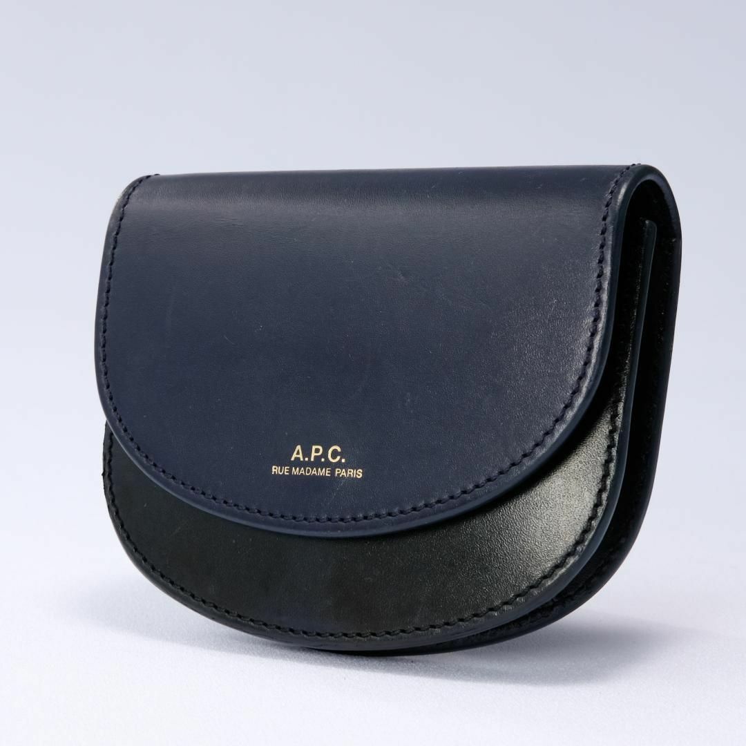 A.P.C(アーペーセー)の【希少✨】APC　レザー　コインケース　カードケース　コンパクト　ハーフムーン メンズのファッション小物(折り財布)の商品写真