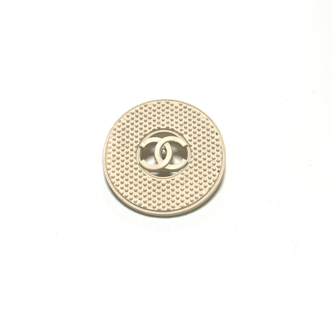 CHANEL(シャネル)の605シャネル ボタン　1個 ハンドメイドの素材/材料(各種パーツ)の商品写真