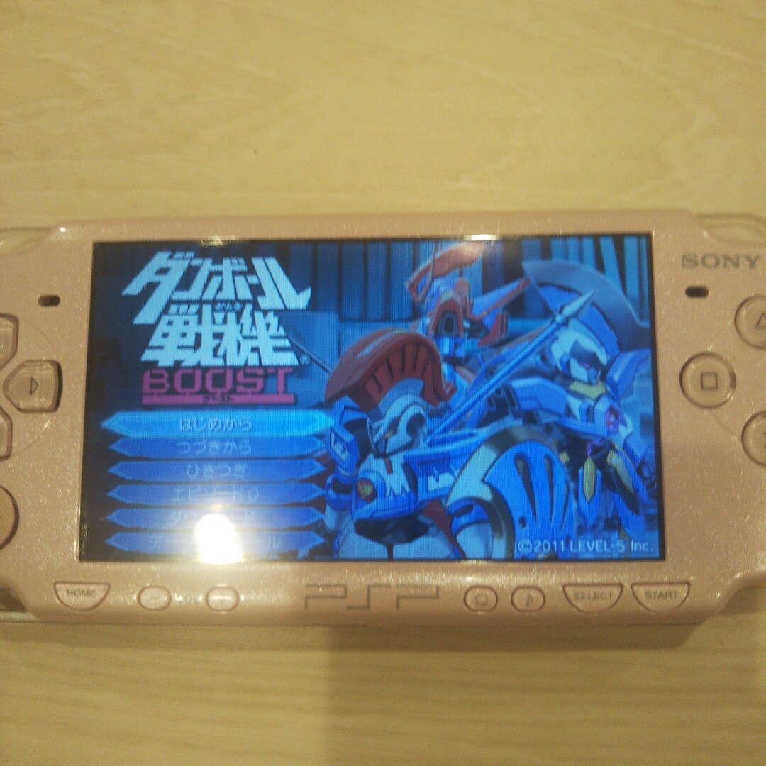 超美品⭐️psp2000本体⭐️ピンク。新品バッテリー、ゲーム、メモリー、充電器 エンタメ/ホビーのゲームソフト/ゲーム機本体(携帯用ゲーム機本体)の商品写真