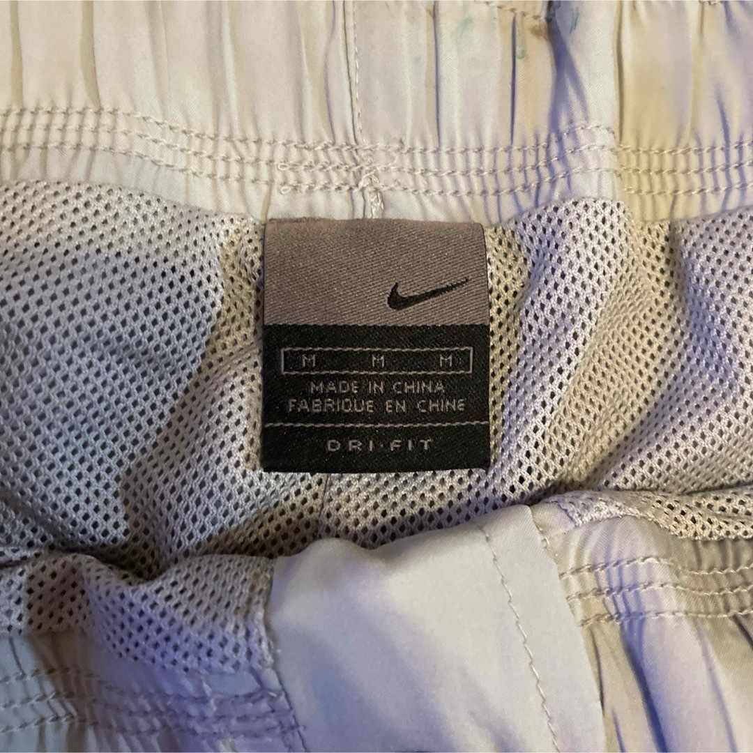 NIKE(ナイキ)の希少00s刺繍ロゴ OLD NIKE ナイロン　ハーフパンツ　バギーパンツ メンズのパンツ(ショートパンツ)の商品写真