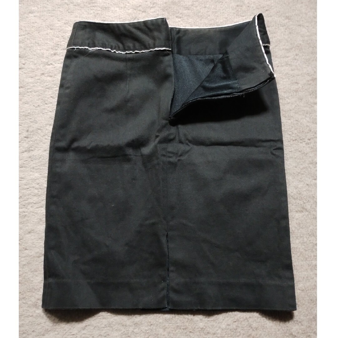 タイトスカート 黒　無地　ウエスト部 白ライン レディースのスカート(ミニスカート)の商品写真