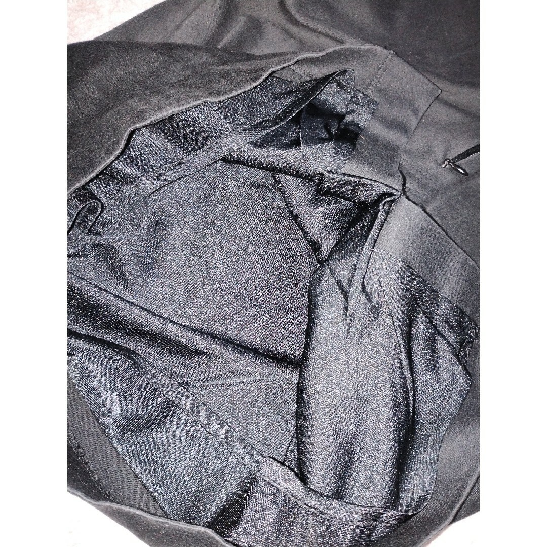 タイトスカート 黒　無地　ウエスト部 白ライン レディースのスカート(ミニスカート)の商品写真