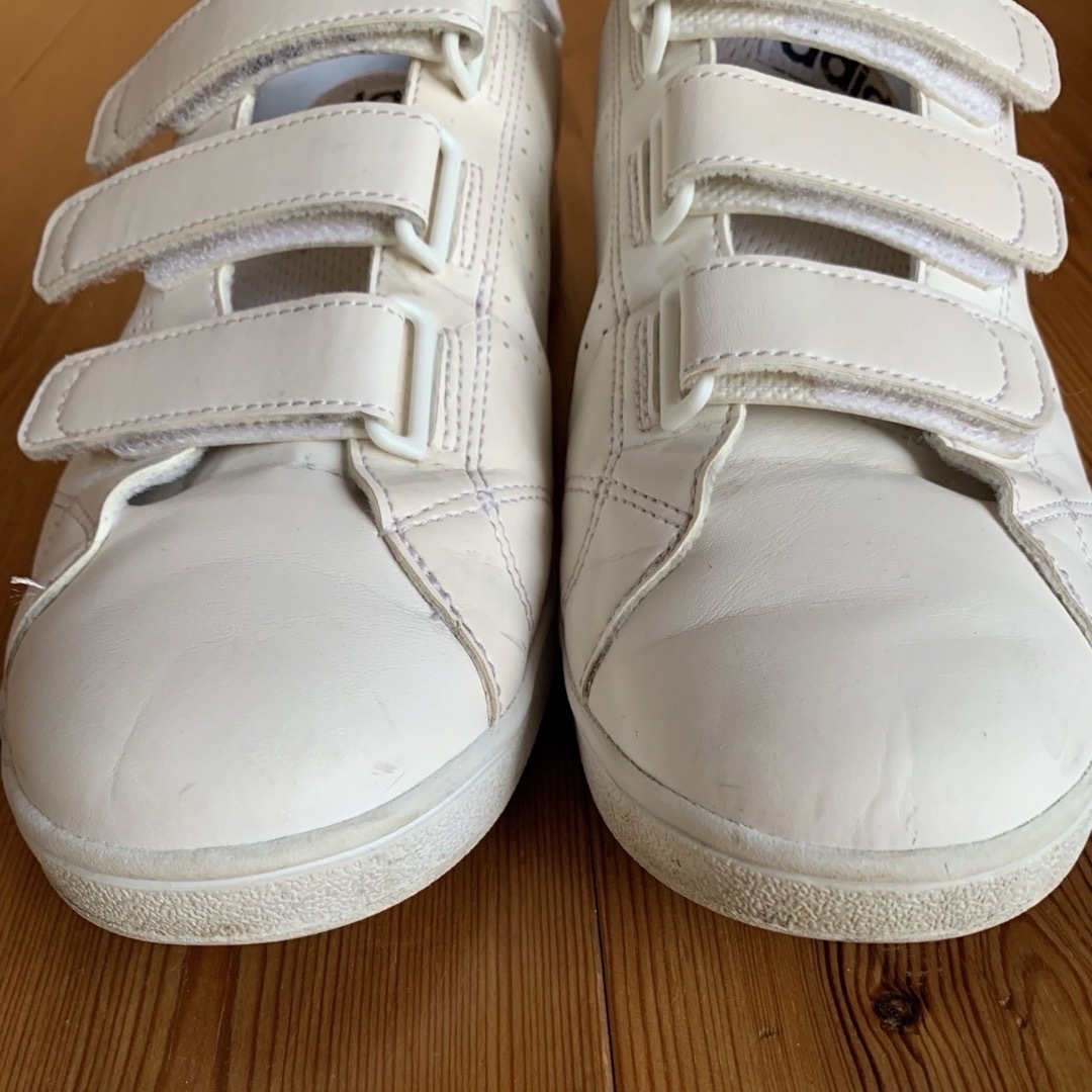 adidas(アディダス)のadidas メンズスニーカー　27.5 メンズの靴/シューズ(スニーカー)の商品写真