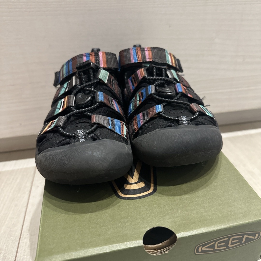 KEEN(キーン)のキーン ニューポート エイチツー 1026280 ジュニアシューズ キッズ/ベビー/マタニティのキッズ靴/シューズ(15cm~)(サンダル)の商品写真