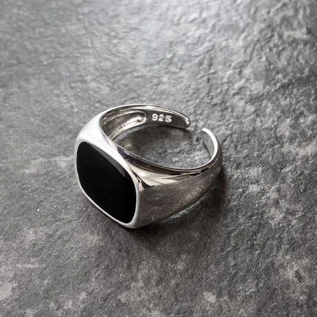 スクエア　黒石　オープンリング メンズのアクセサリー(リング(指輪))の商品写真
