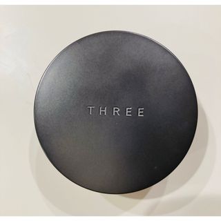 スリー(THREE)のTHREE アドバンスドエシリアルスムースオペレータールースパウダー　01(フェイスパウダー)