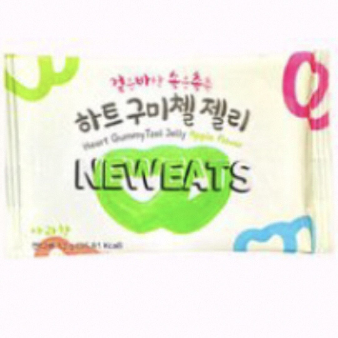 韓国お菓子☆ハートグミッツェル8個☆ 食品/飲料/酒の食品(菓子/デザート)の商品写真