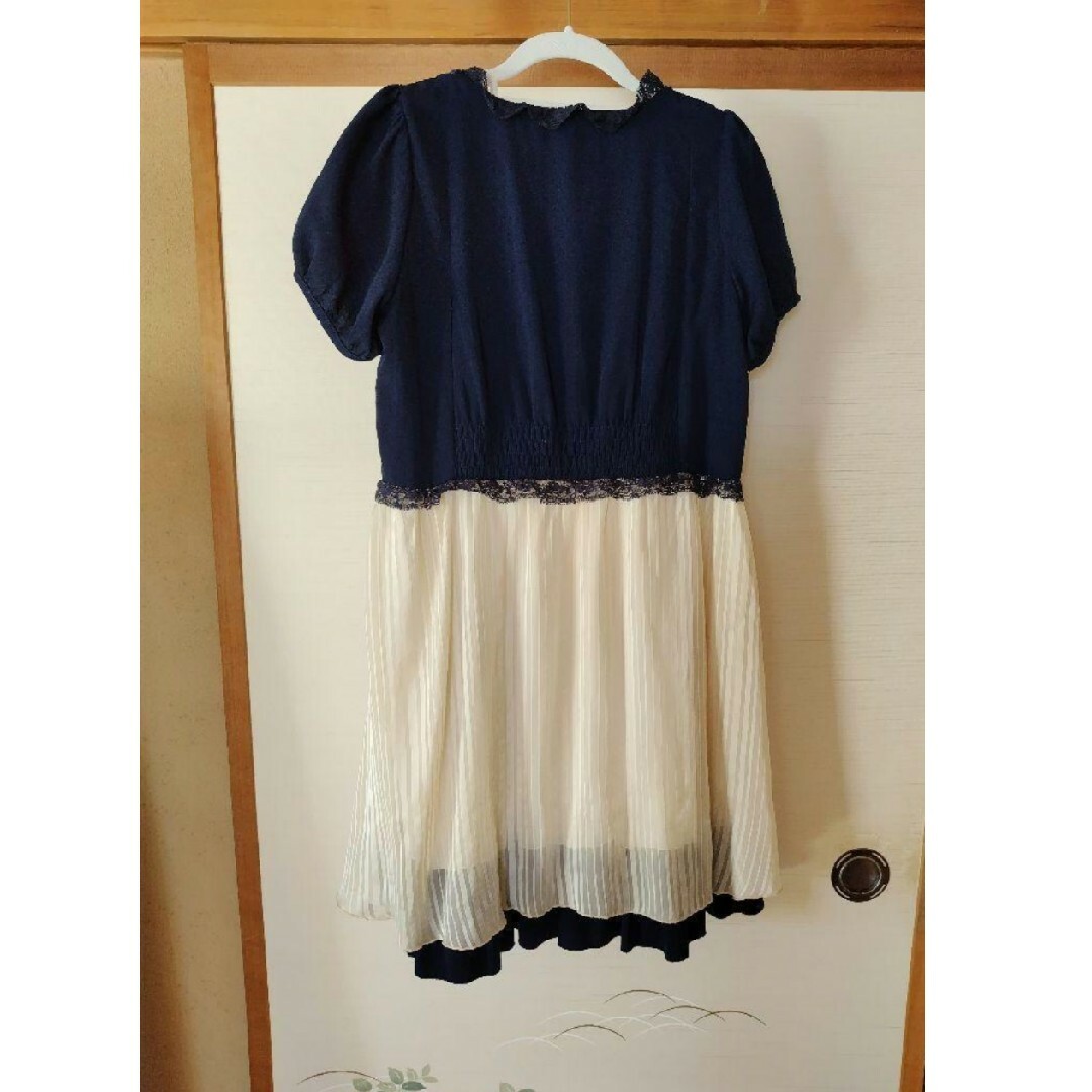 紺×クリーム色 パーティードレス レディースのフォーマル/ドレス(ミディアムドレス)の商品写真