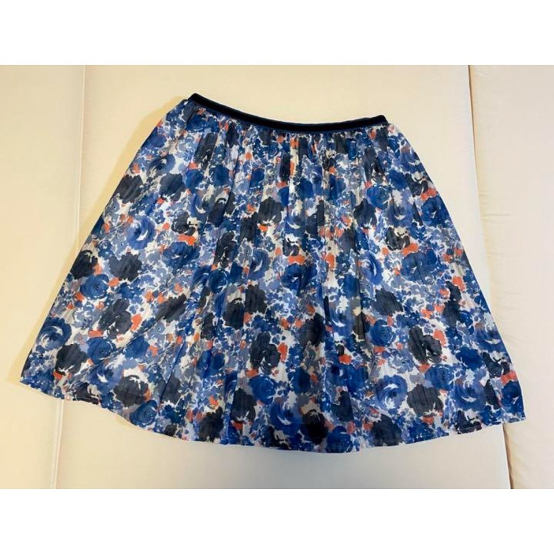 花柄スカート フレアスカート レディースのスカート(ひざ丈スカート)の商品写真