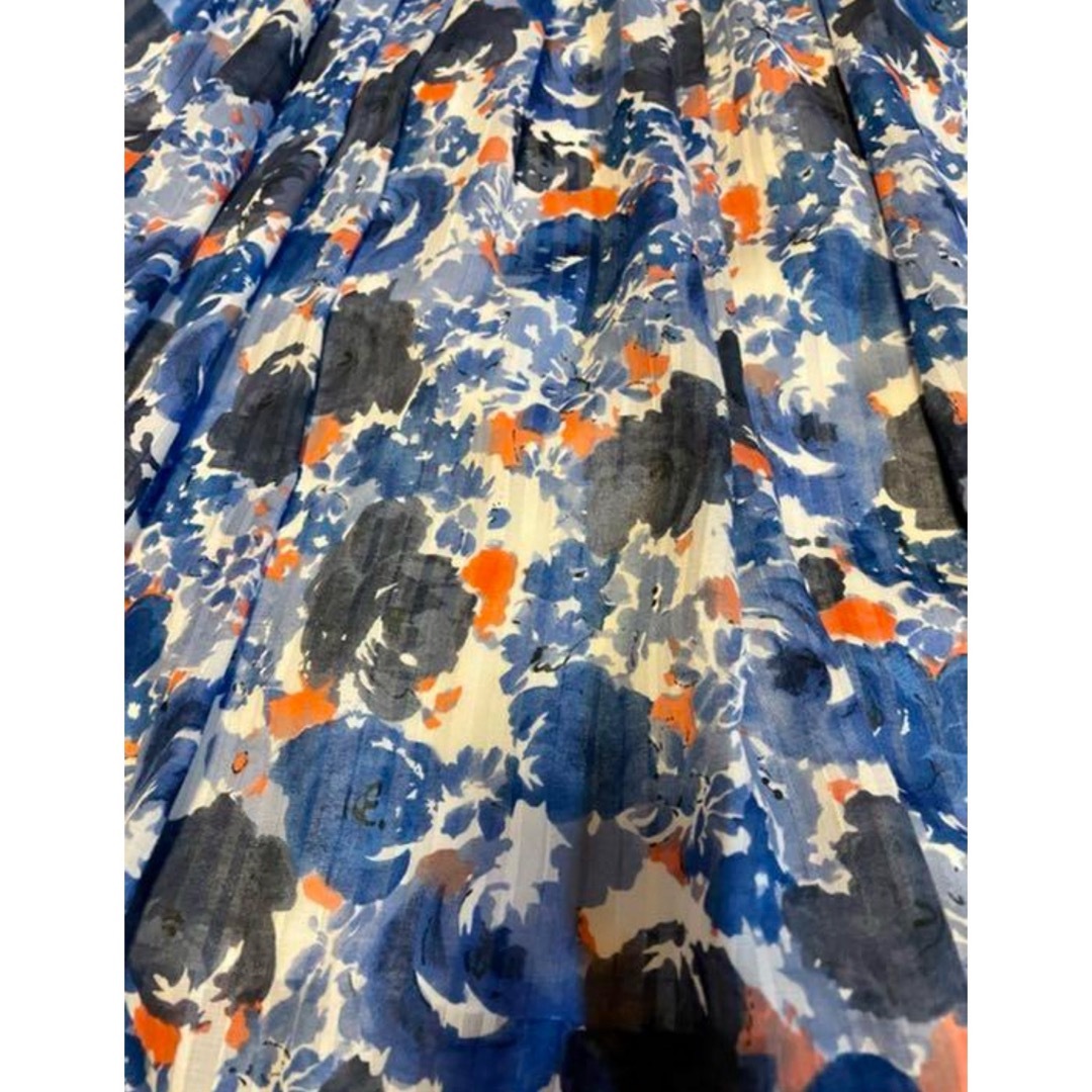 花柄スカート フレアスカート レディースのスカート(ひざ丈スカート)の商品写真