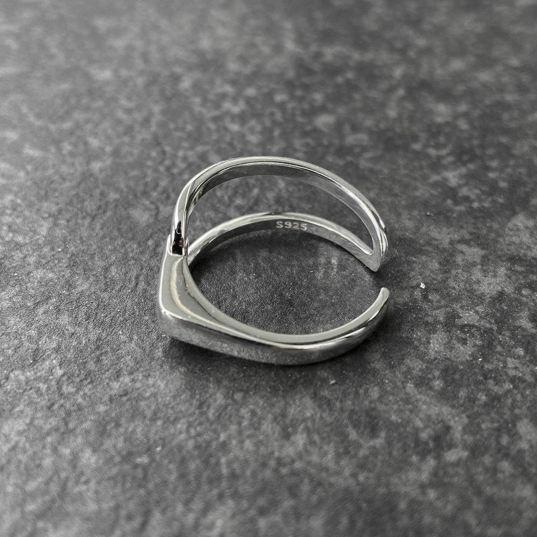 シルバーリング925　デザイン　アシンメトリー　オープンリングNo1 メンズのアクセサリー(リング(指輪))の商品写真