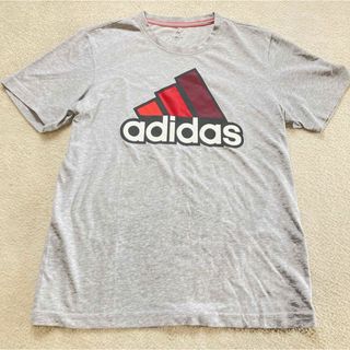 アディダス(adidas)のadidas Tシャツ(Tシャツ/カットソー(半袖/袖なし))