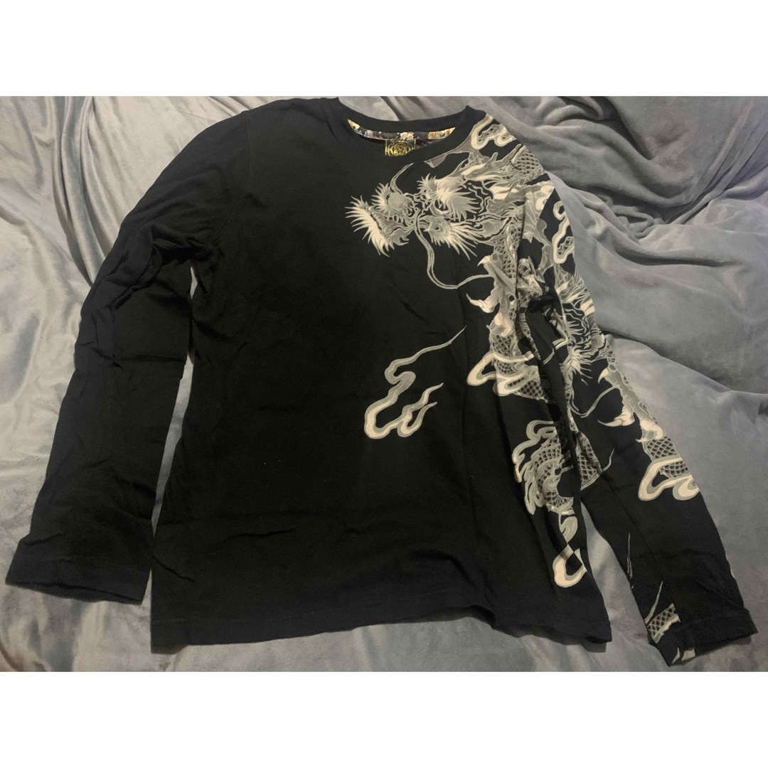 メンズ　和柄　ロングTシャツ　Lサイズ　ブラック×ドラゴン　黒×龍　古着　中古品 メンズのトップス(Tシャツ/カットソー(半袖/袖なし))の商品写真