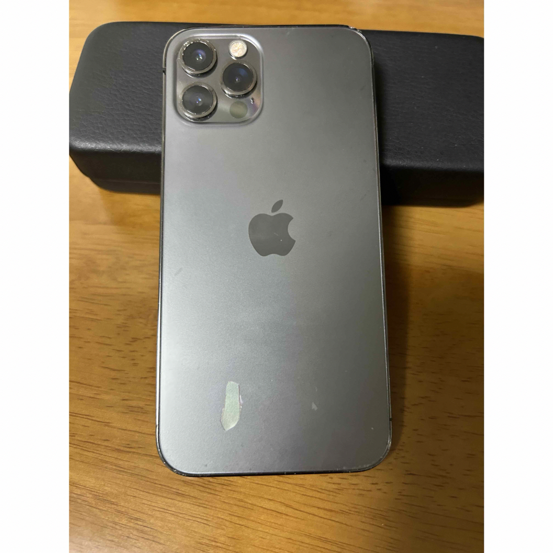 iPhone(アイフォーン)の【ジャンク品】iPhone12pro 128GB  グラファイト　部品取り スマホ/家電/カメラのスマートフォン/携帯電話(スマートフォン本体)の商品写真