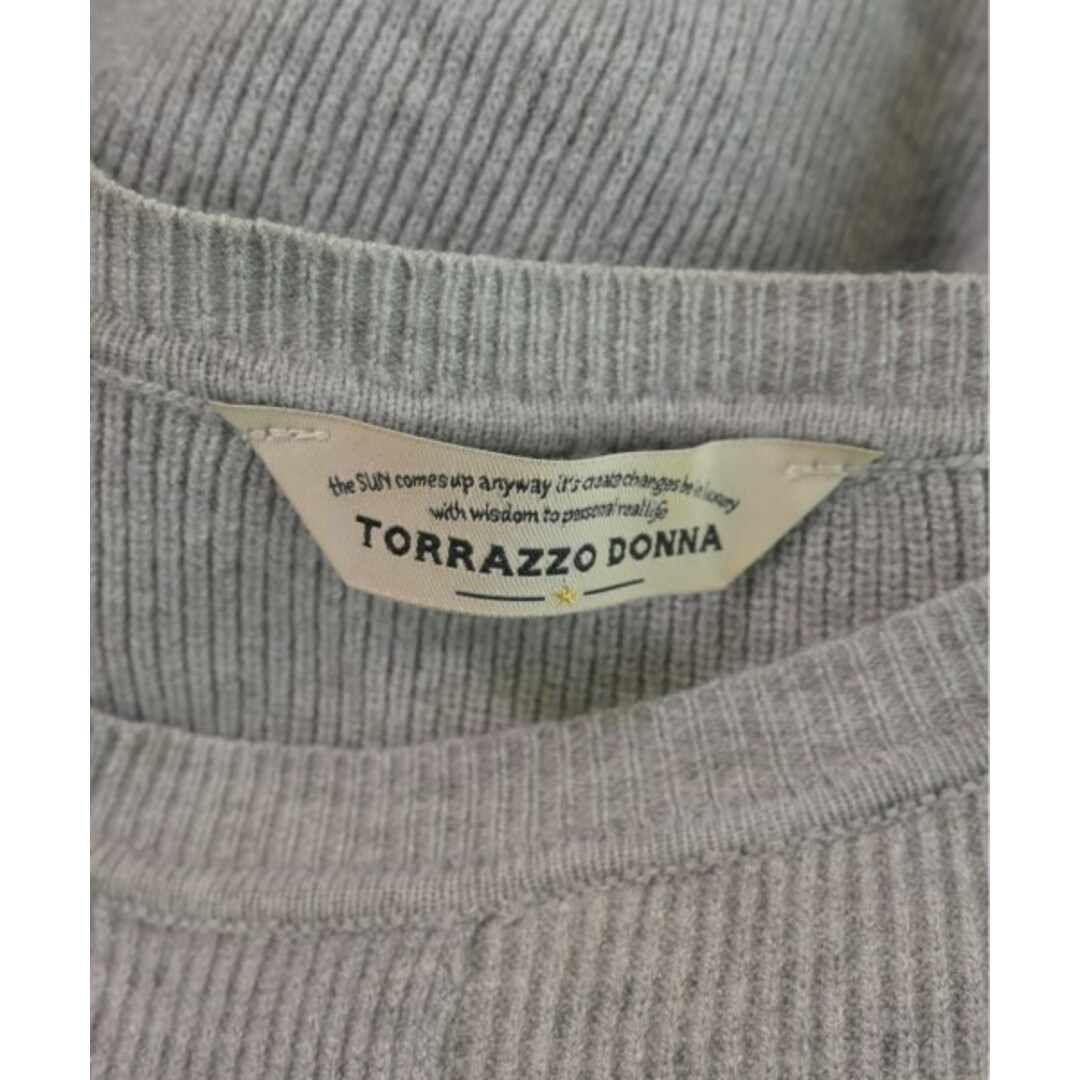 TORRAZZO DONNA(トラッゾドンナ)のTORRAZZO DONNA トラッゾドンナ ニット・セーター F グレー 【古着】【中古】 レディースのトップス(ニット/セーター)の商品写真