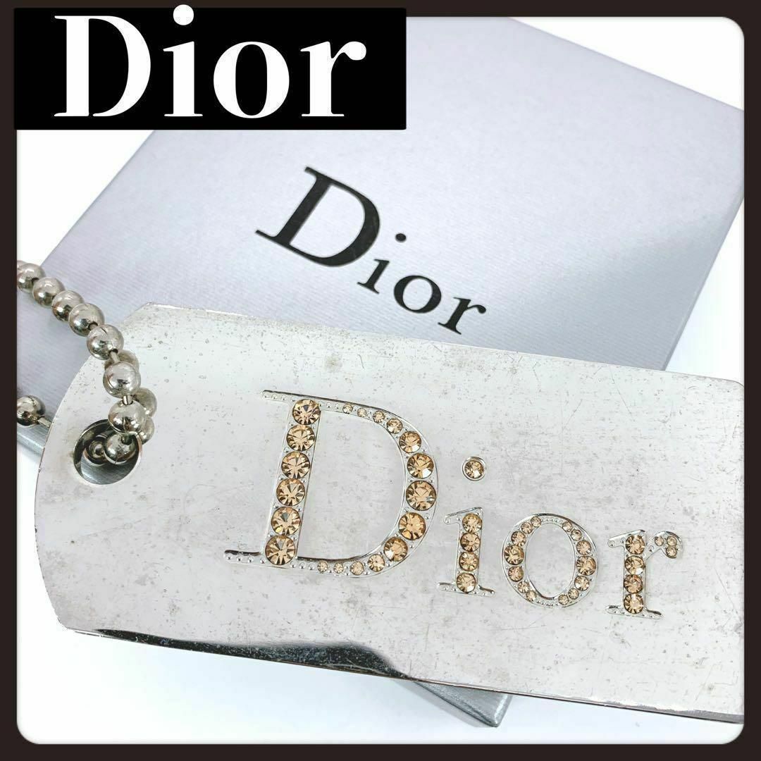 Christian Dior(クリスチャンディオール)のDior　ディオール　ミラー　鏡　ストラップ型　小型　シルバー　Dior　ロゴ コスメ/美容のメイク道具/ケアグッズ(その他)の商品写真