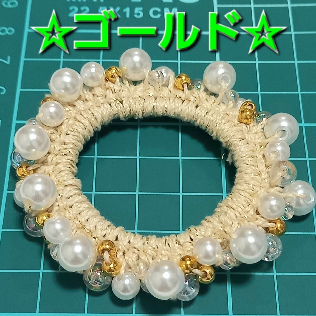 ハンドメイド　ビーズシュシュ　キッズアクセサリー　ヘアアクセサリー　ヘアゴム ハンドメイドのアクセサリー(ヘアアクセサリー)の商品写真