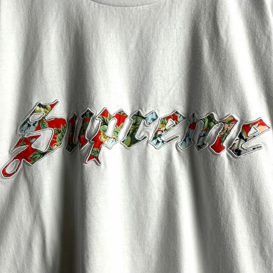 Supreme(シュプリーム)の【希少XLサイズ】シュプリーム☆花柄ビッグ刺繍ロゴ入り半袖Tシャツ メンズのトップス(Tシャツ/カットソー(半袖/袖なし))の商品写真