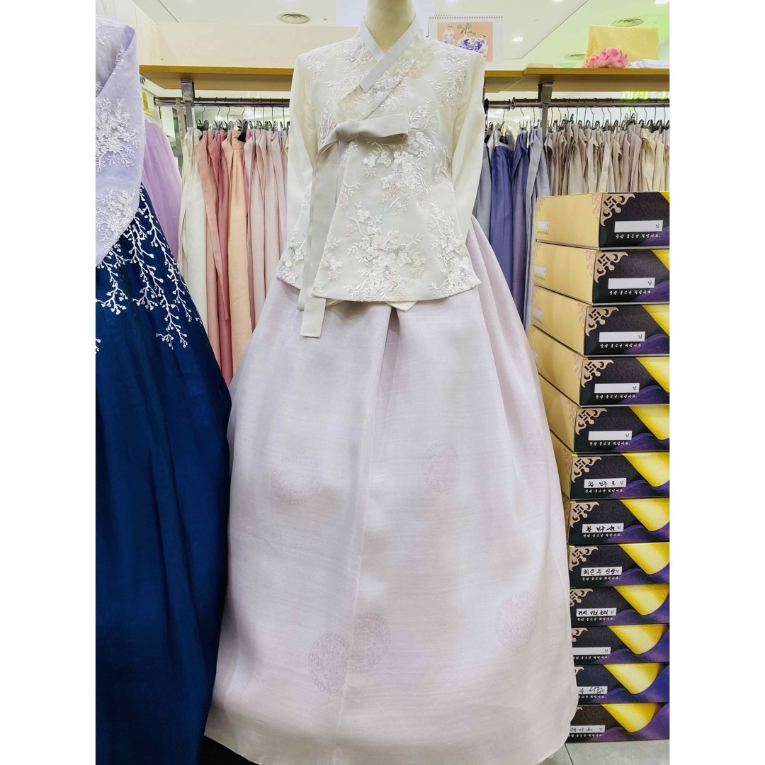 チマチョゴリ 総レースタンウィ×シルクチマ 韓国伝統服 レディースのフォーマル/ドレス(その他)の商品写真