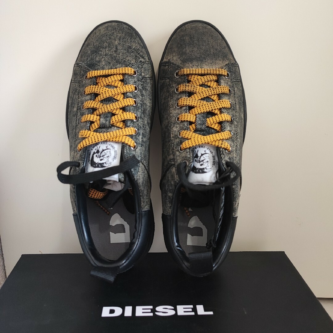 DIESEL(ディーゼル)の新作 28.5cm 新品未使用 DIESEL ブラック ロー スニーカー 箱付き メンズの靴/シューズ(スニーカー)の商品写真