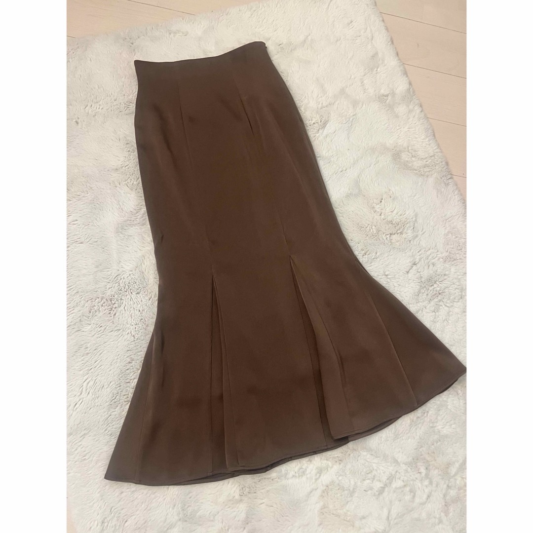 SNIDEL(スナイデル)のバックサテンマーメイドスカート snidel ブラウン レディースのスカート(ロングスカート)の商品写真