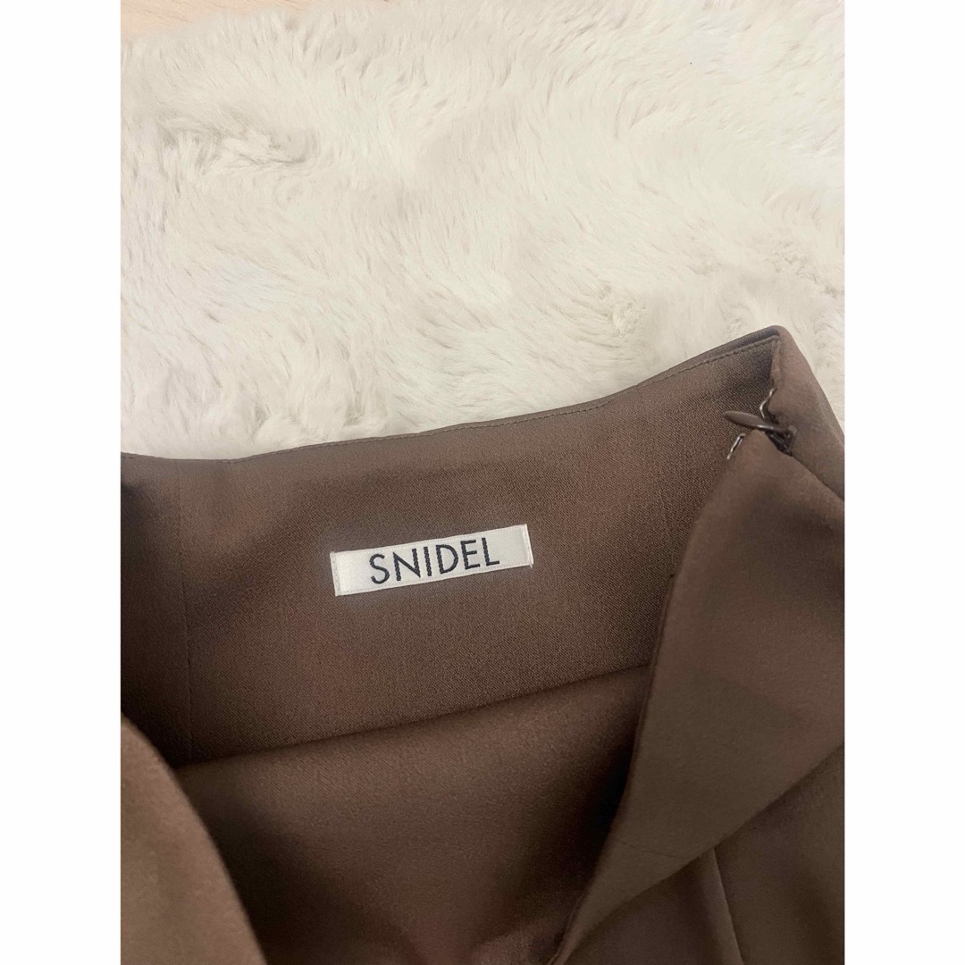SNIDEL(スナイデル)のバックサテンマーメイドスカート snidel ブラウン レディースのスカート(ロングスカート)の商品写真