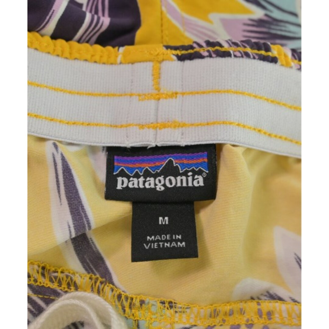 patagonia(パタゴニア)のpatagonia パタゴニア ショートパンツ M 黄x紫等(花柄) 【古着】【中古】 メンズのパンツ(ショートパンツ)の商品写真