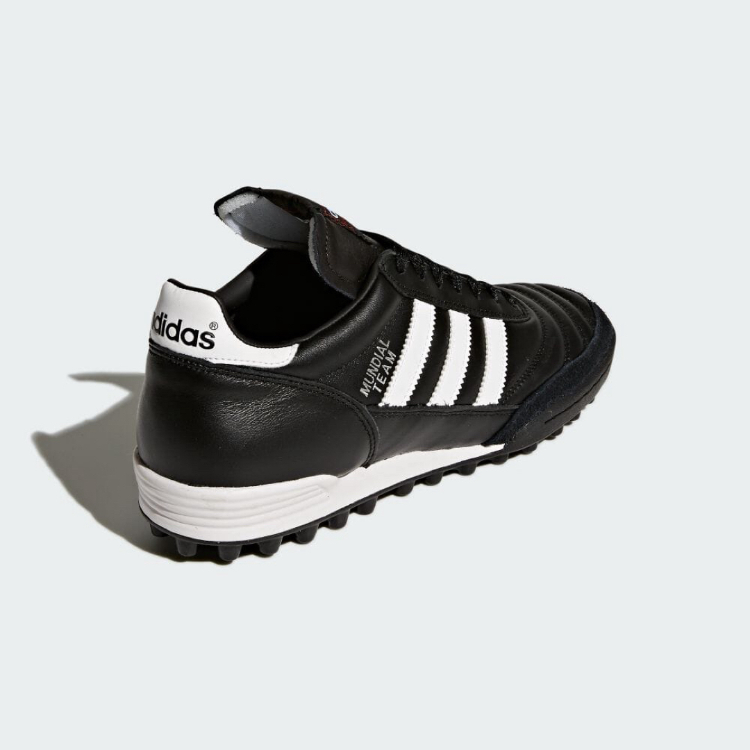 adidas(アディダス)の27.0cm ムンディアルチーム　MUNDIAL TEAM サッカー フットサル スポーツ/アウトドアのサッカー/フットサル(シューズ)の商品写真