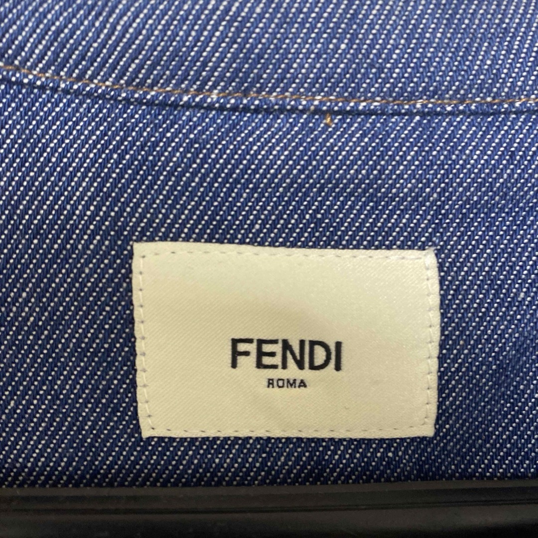 FENDI(フェンディ)の希少！FENDI  パーカー  ロゴワッペン レディースのトップス(パーカー)の商品写真