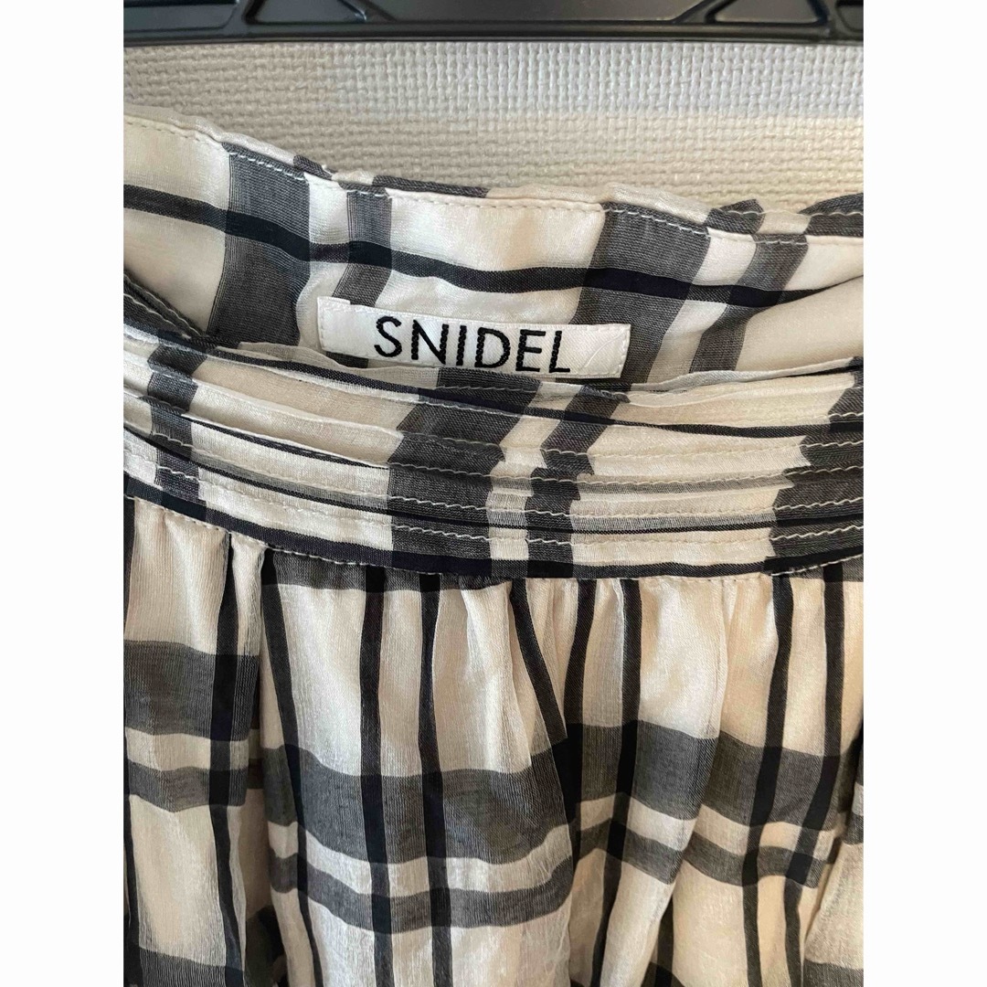 SNIDEL(スナイデル)のsnidel シアーチェクボリュームスカート レディースのスカート(ロングスカート)の商品写真