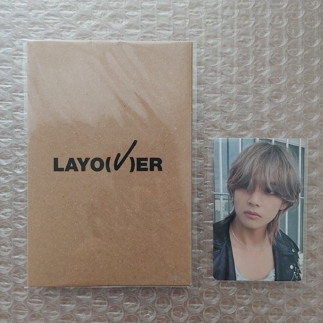 防弾少年団(BTS)(ボウダンショウネンダン)の④JPFC特典 BTS V Layover ホログラムトレカ エンタメ/ホビーのタレントグッズ(アイドルグッズ)の商品写真