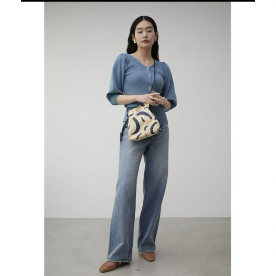 AZUL by moussy(アズールバイマウジー)の新品　AZUL BY MOUSSY ドローストリングポーチバッグ レディースのバッグ(その他)の商品写真