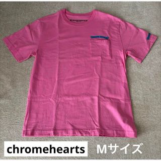 クロムハーツ(Chrome Hearts)の未着用クロムハーツchromeheartsスクロールラベル　ピンク　M tシャツ(Tシャツ/カットソー(半袖/袖なし))