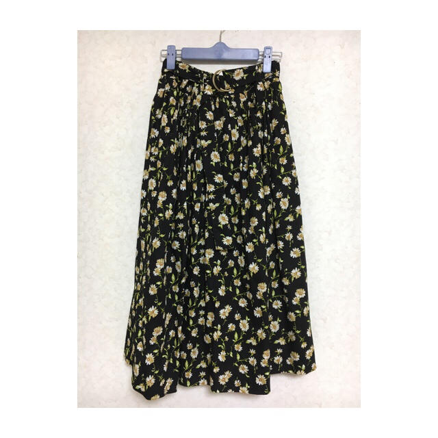 Crisp(クリスプ)のFlower skirt ❁❁ レディースのスカート(ひざ丈スカート)の商品写真