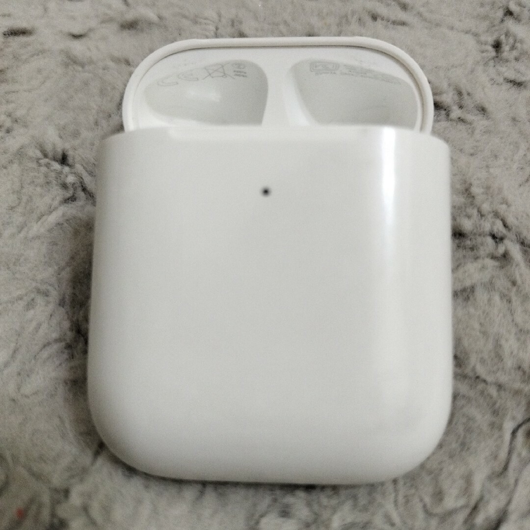 Apple(アップル)のAirPods2世代　※箱無し価格 スマホ/家電/カメラのスマホアクセサリー(ストラップ/イヤホンジャック)の商品写真