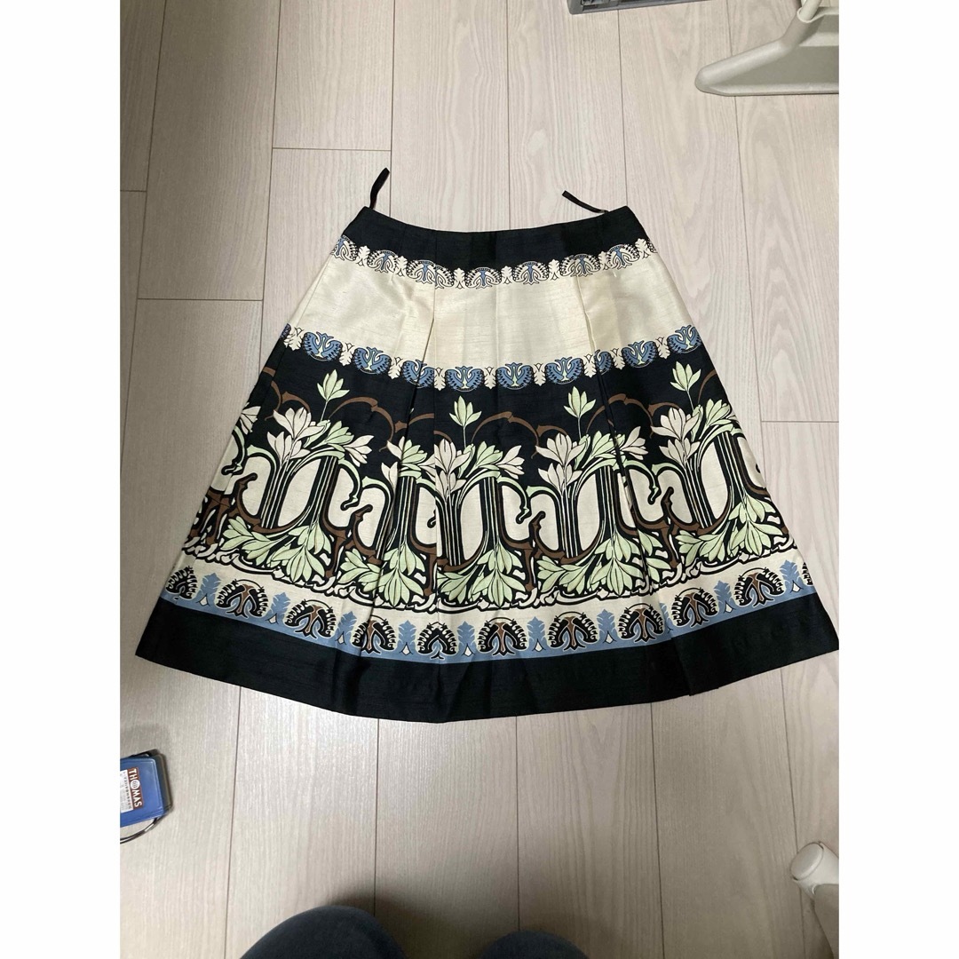 SunaUna(スーナウーナ)のスカート エレガント ガーリー セレブ 大人可愛い　膝丈スカート　 レディースのスカート(ひざ丈スカート)の商品写真