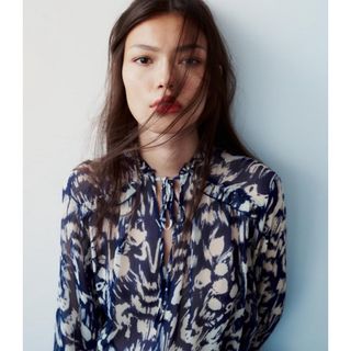 ザラ(ZARA)のZARA  フリル付きプリント柄ブラウス(シャツ/ブラウス(長袖/七分))