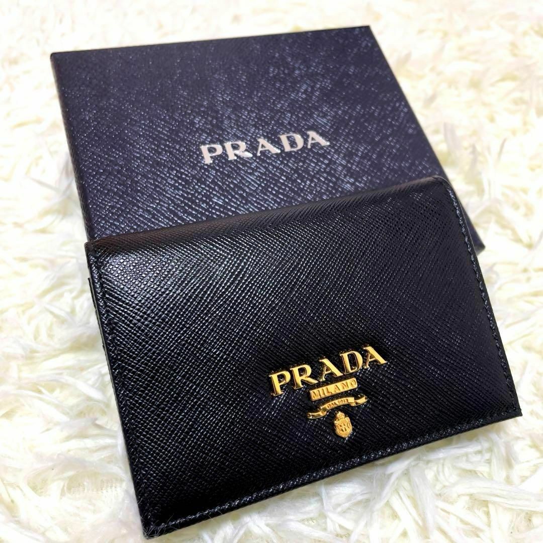 PRADA(プラダ)の【新品未使用】 PRADA プラダ 二つ折り財布 サフィアーノ ブラック レディースのファッション小物(財布)の商品写真