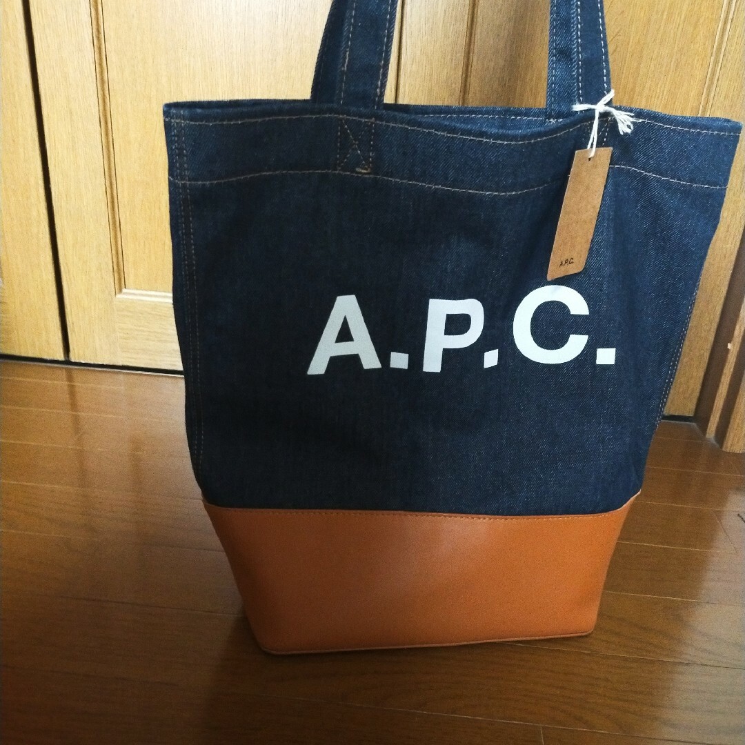 A.P.C(アーペーセー)の【正規品】アーペーセー　トートバッグ レディースのバッグ(トートバッグ)の商品写真