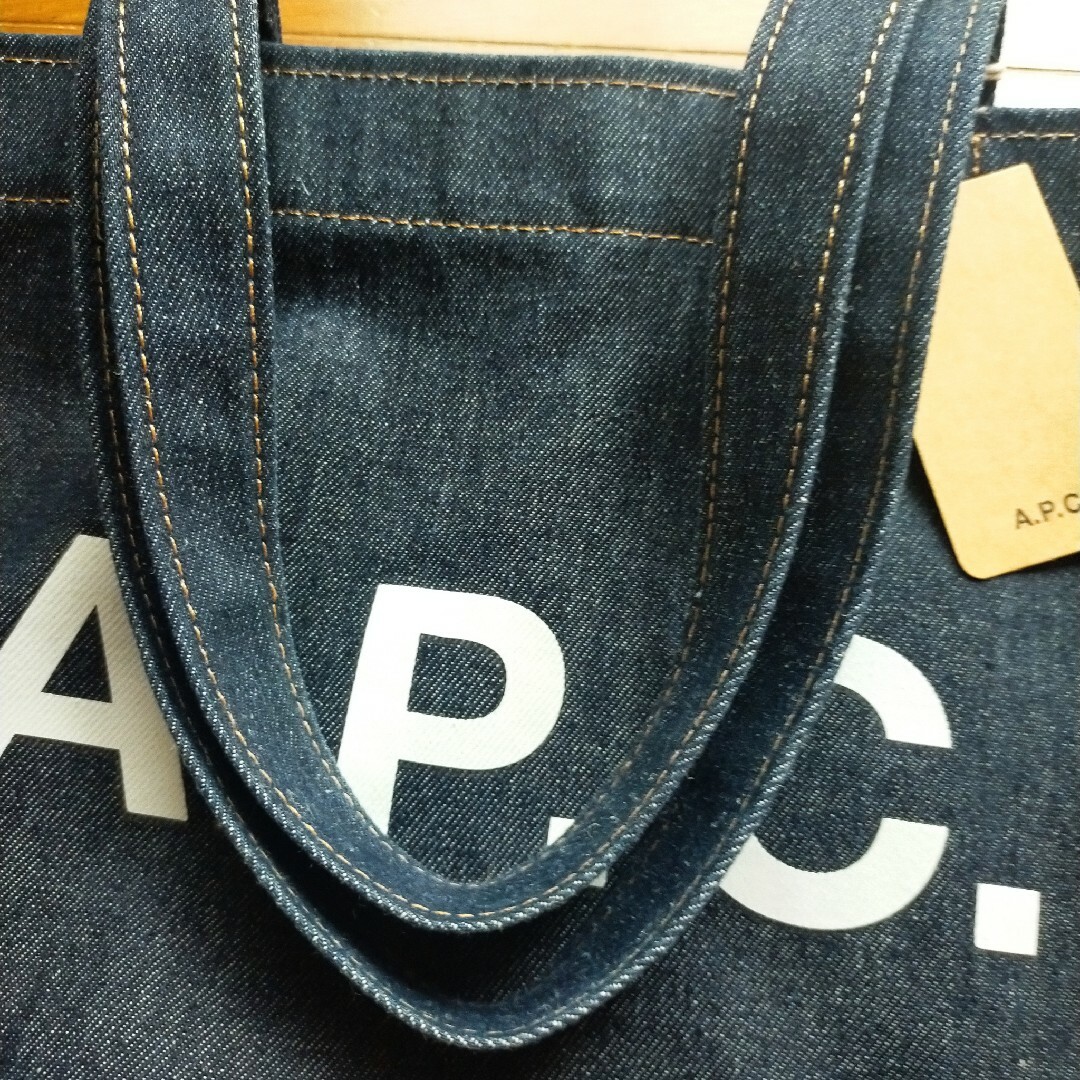 A.P.C(アーペーセー)の【正規品】アーペーセー　トートバッグ レディースのバッグ(トートバッグ)の商品写真