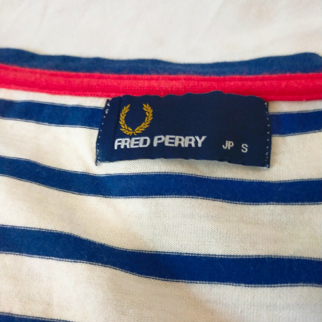 FRED PERRY(フレッドペリー)のフレッドペリー FRED PERRY カットソー ボーダー柄 シャツ レディースのトップス(Tシャツ(長袖/七分))の商品写真