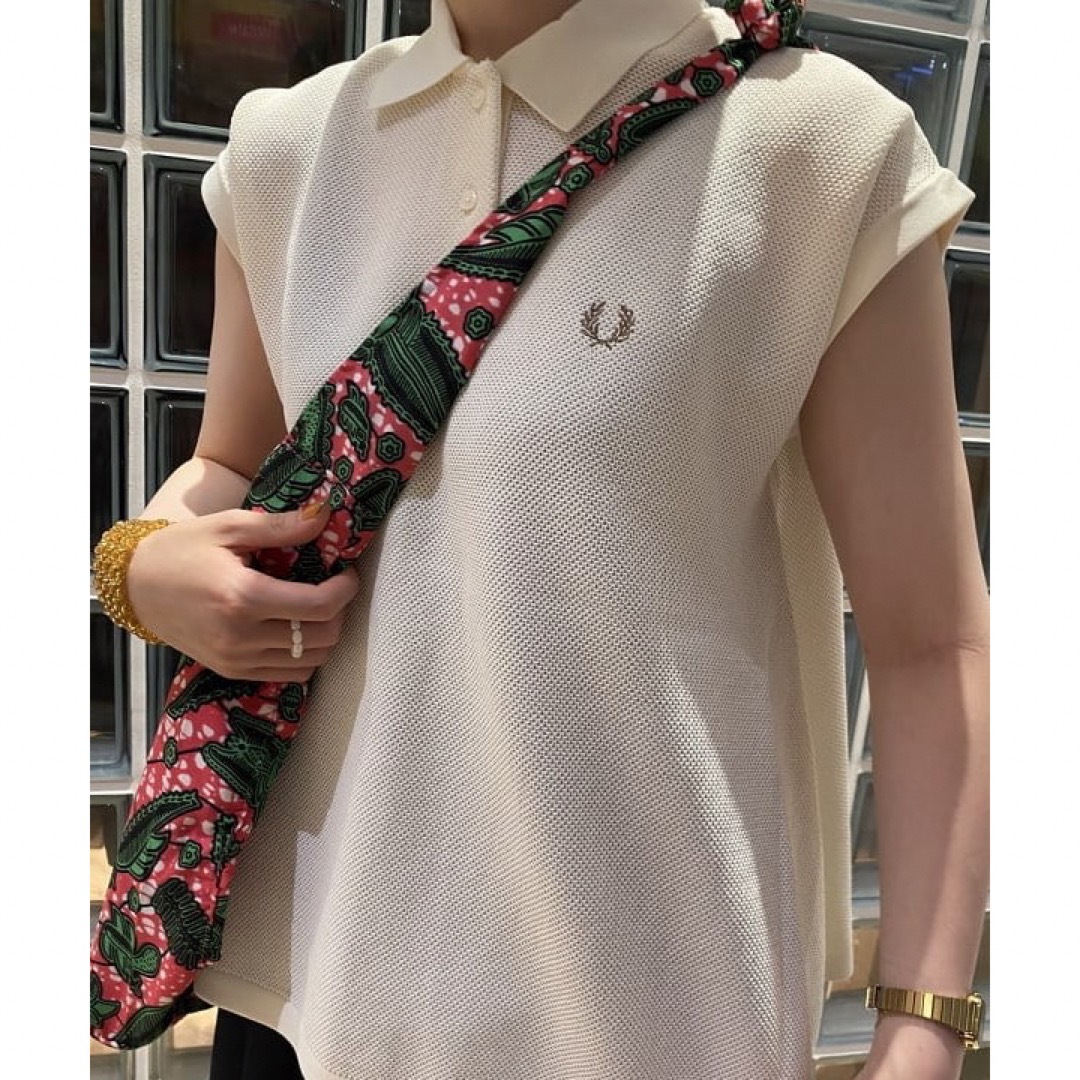 FRED PERRY(フレッドペリー)のFRED PERRY×Ray BEAMS 別注ノースリーブ ポロシャツ レディースのトップス(ポロシャツ)の商品写真