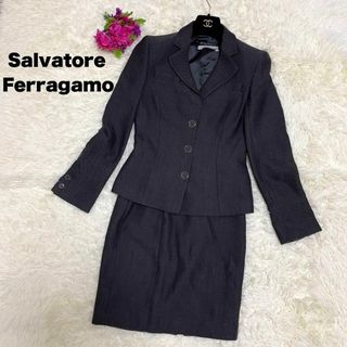 サルヴァトーレフェラガモ(Salvatore Ferragamo)のSalvatore Ferragamo スカートスーツ ブラック 柄  40 L(スーツ)