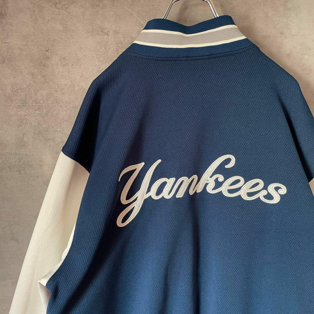 【背面ビッグ刺繍ロゴ、ニューヨークヤンキース】MLBメッシュスタジャン古着紺M メンズのジャケット/アウター(スタジャン)の商品写真